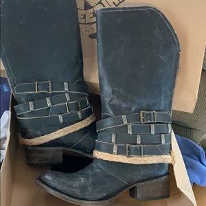 Free bird size 9, new in box